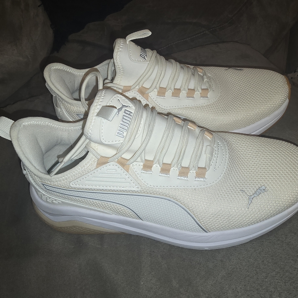 Puma Women's Cream Athletic Shoes